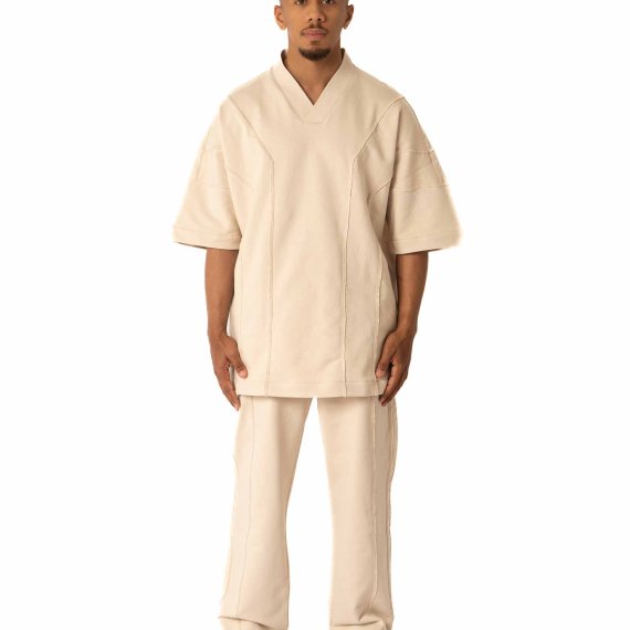 طقم تيشيرت و بنطال اوفر سايز بتفاصيل مختلفة